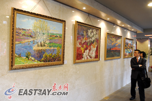 庆祝两国建交20周年油画作品展开幕。