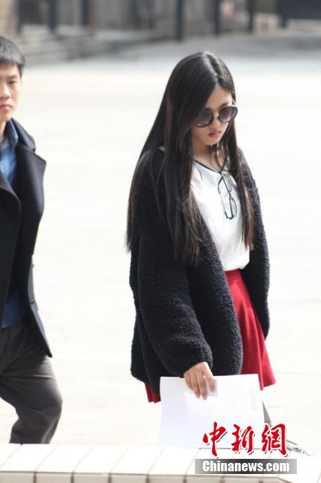 上戏表演专业开考 美女如云明星范儿十足