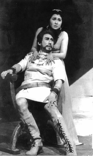 1984年,李媛媛(后)饰演克莉奥佩特拉。